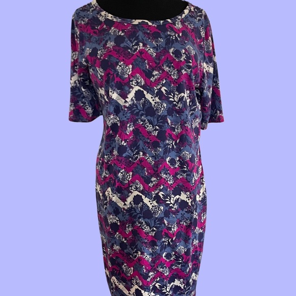 Feminine Lu La Roe Julia Dress Midi length with Chevron and Flower Design - Picture 2 of 4